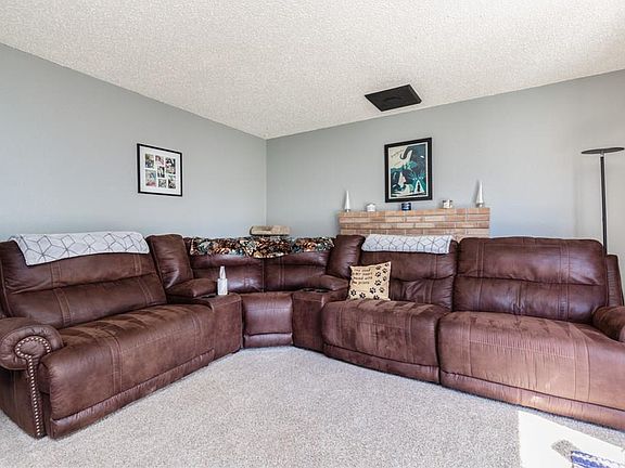 5th image of 3046 Collins Pl