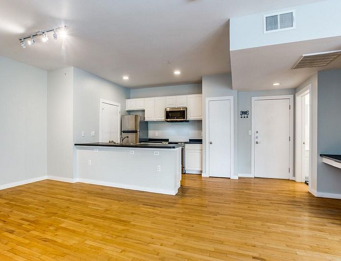 1st image of 4108 Office Pkwy #207
