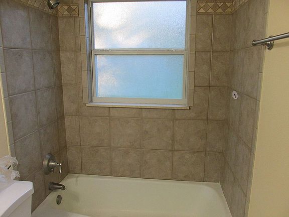 5th image of 208 Hawthorne Ave