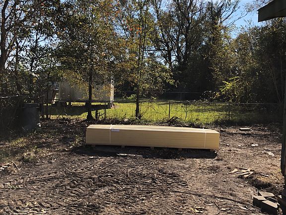 5th image of 1112 Fournet St