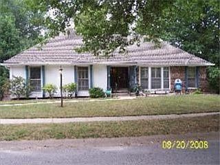 5th image of 8315 NW Twin Oaks Dr