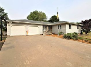 1211 N 7th Ave, Washington, IA 52353