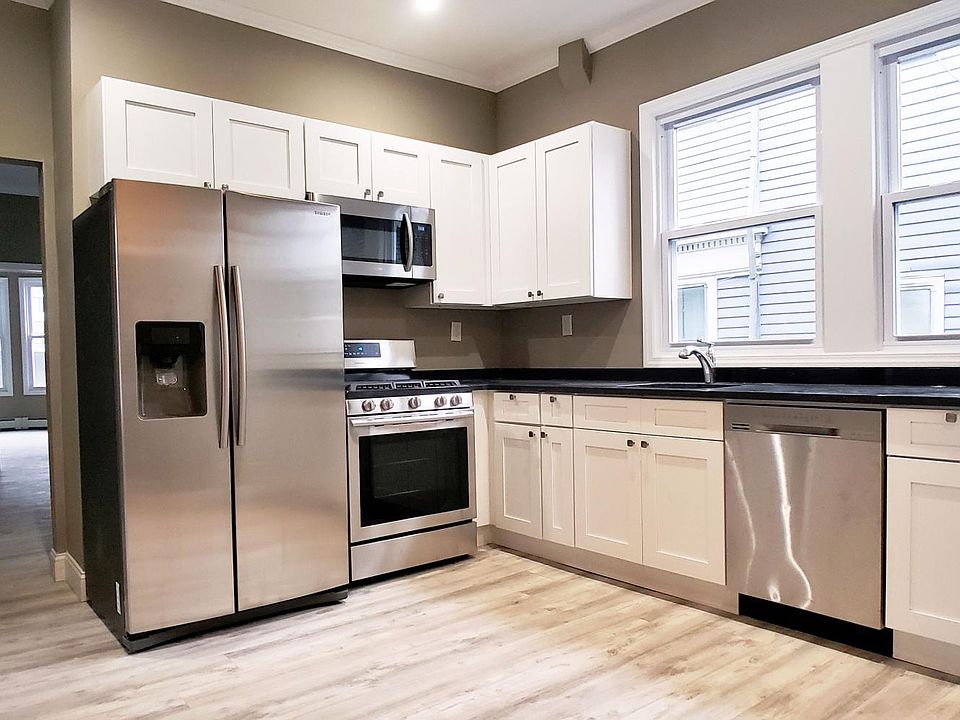 1st image of 81 Isabella Ave APT 1