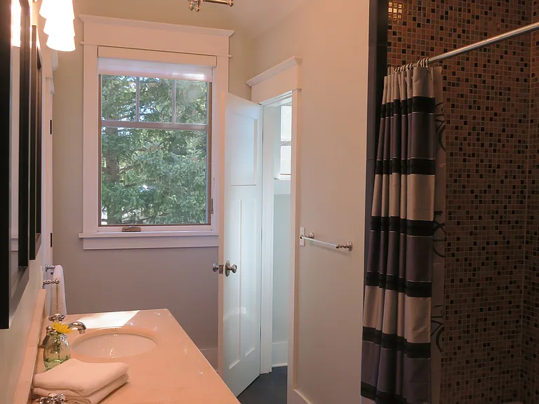 2335 Panorama Ave — Photo 12