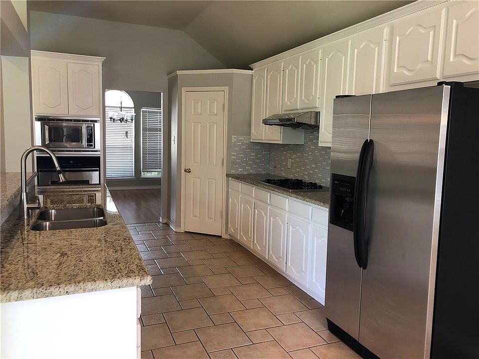 1st image of 1429 Greenwich Dr