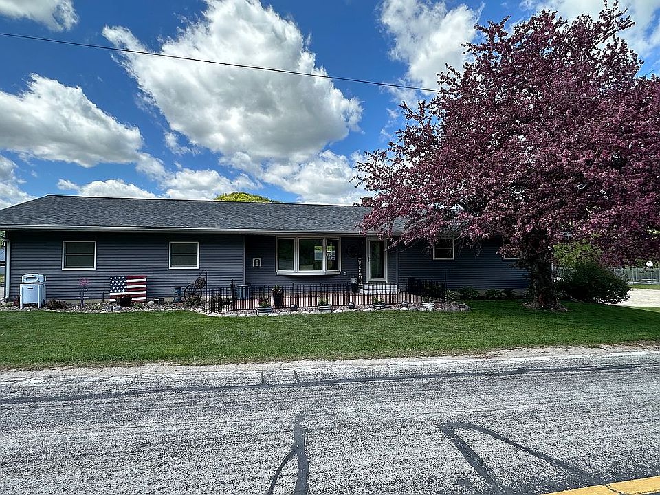 1st image of 407 7th St