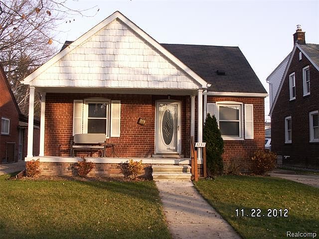 2nd image of 3737 Campbell St