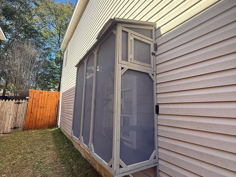 5153 Victoria Dr — Photo 8