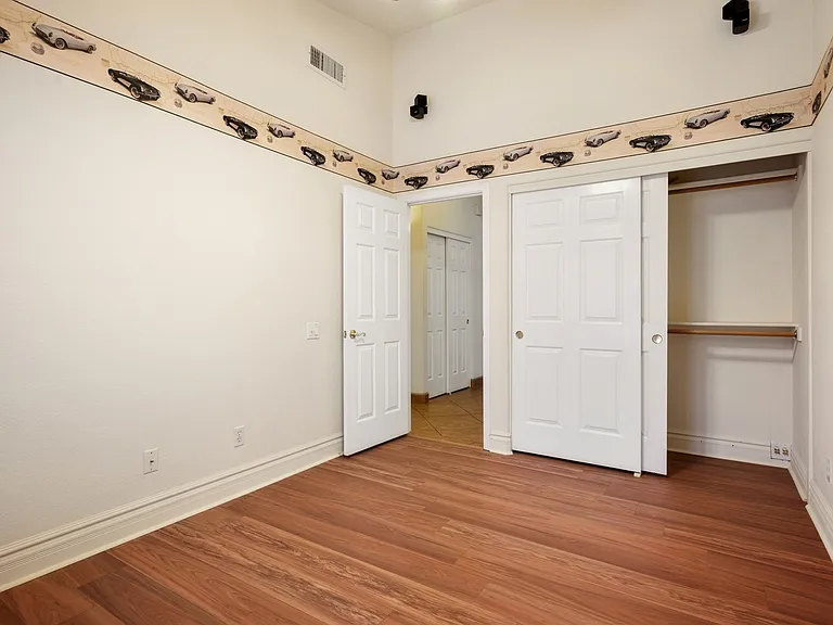 680 S Lucinda Dr — Photo 19