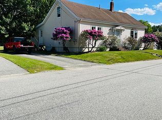 12 Winter St, Lisbon, ME 04250