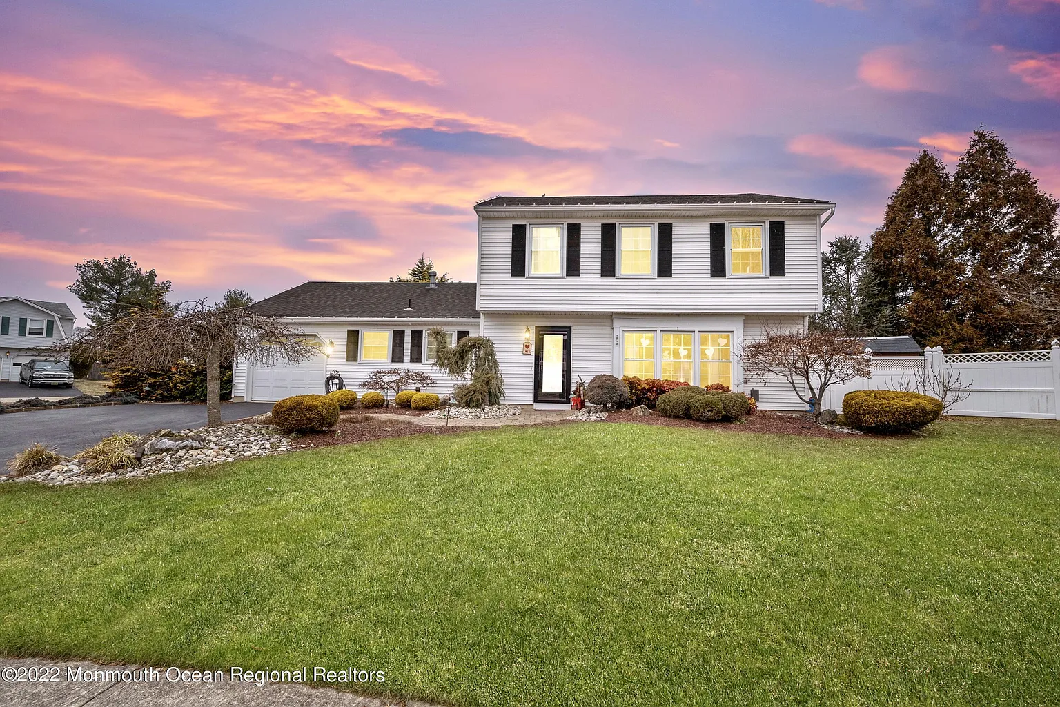 5 Roslyn Ct photo 1