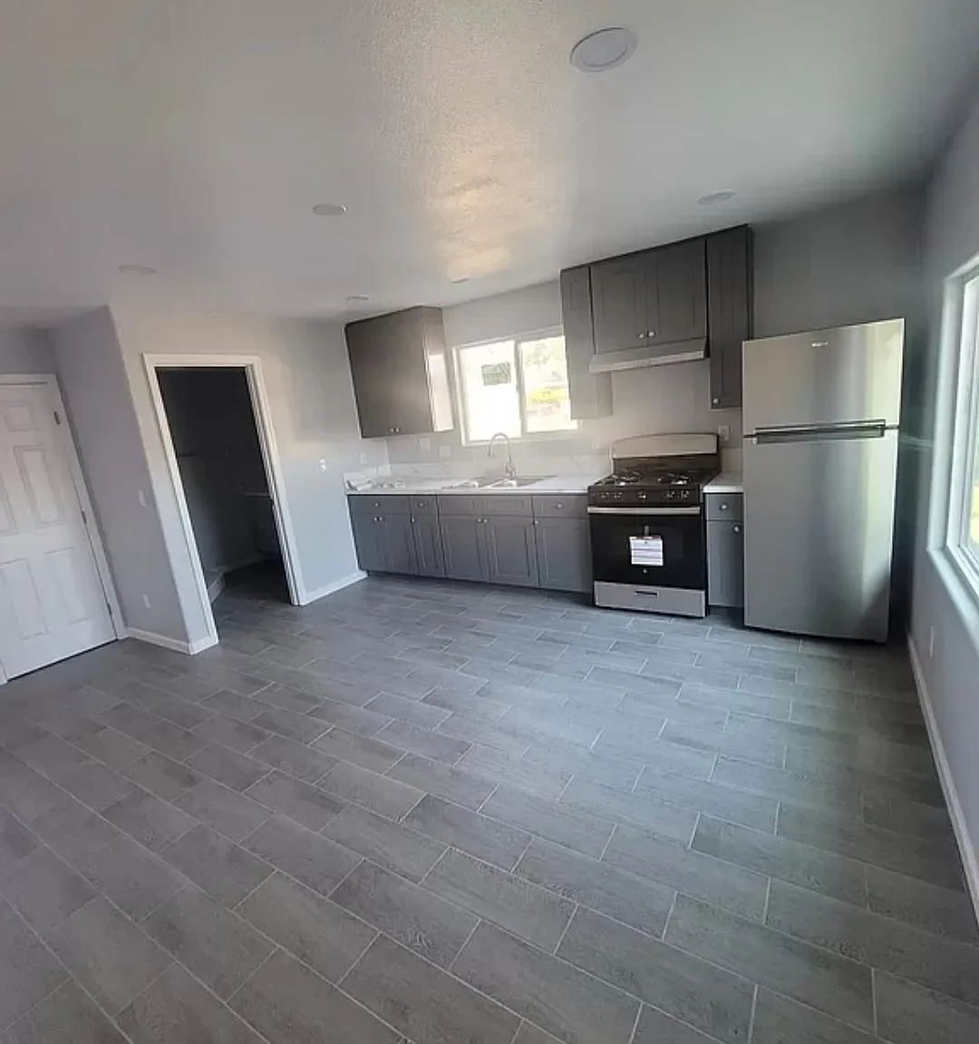 3946 Saturn Ave — Photo 1