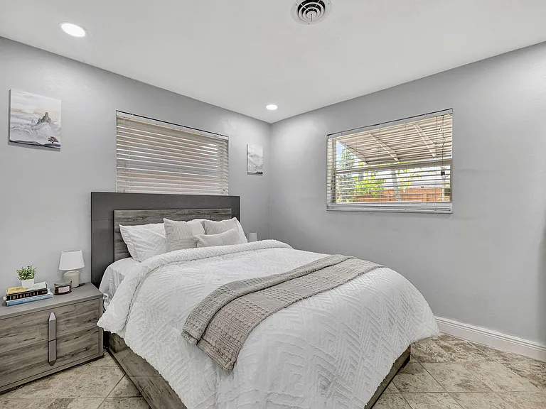 4901 NW 27th Way — Photo 15