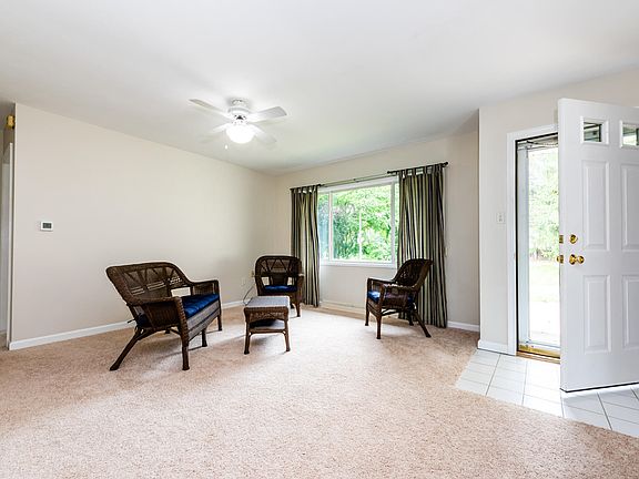 3rd image of 3627 Lakeshore Dr