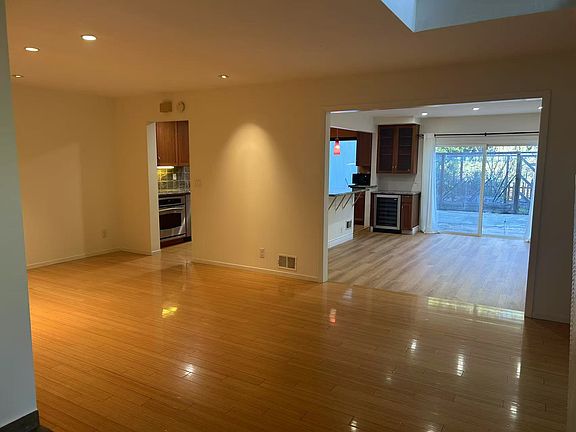 Open Kitchen with big family room and livingroom