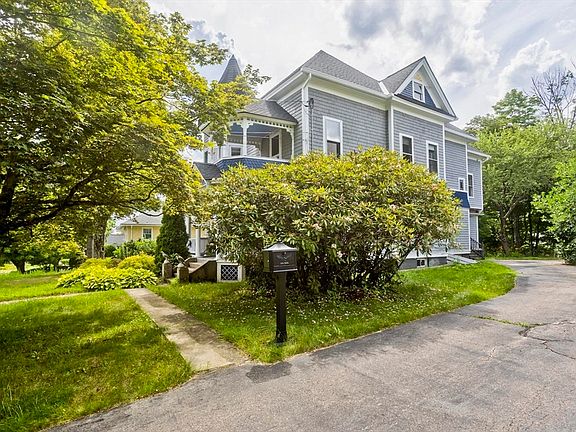 5th image of 102 Church St