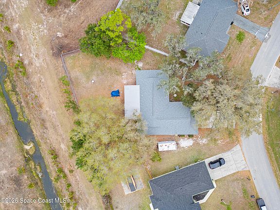 4th image of 395 Hawthorne Ln NE