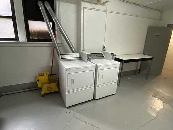 2nd image of 1 Murray Hill Ter APT C8