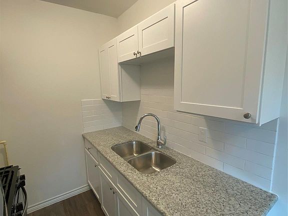 5th image of 224 Grace St APT 6