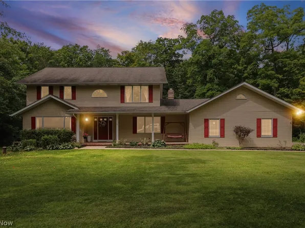 8212 Timber Trl, Chagrin Falls, OH 44023