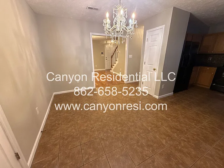 2544 Forest Lodge Dr — Photo 6