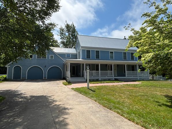 15 Beachwood Ave