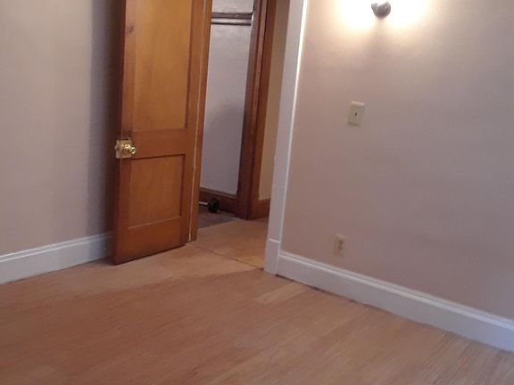 5th image of 14010 Shaw Ave