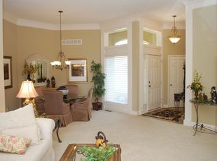 10934 S Cottage Ln, Olathe, KS 66061