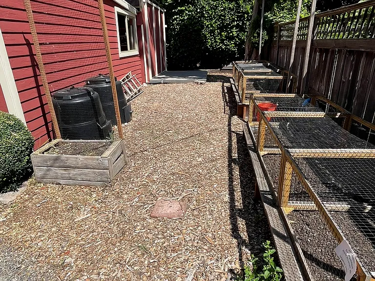 sideyard gardening boxes