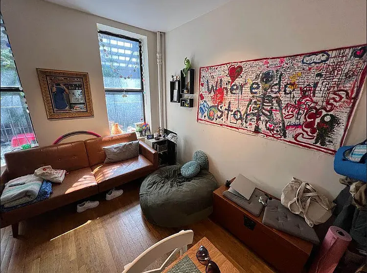 Building Photo - 447 W 37th St #2FE