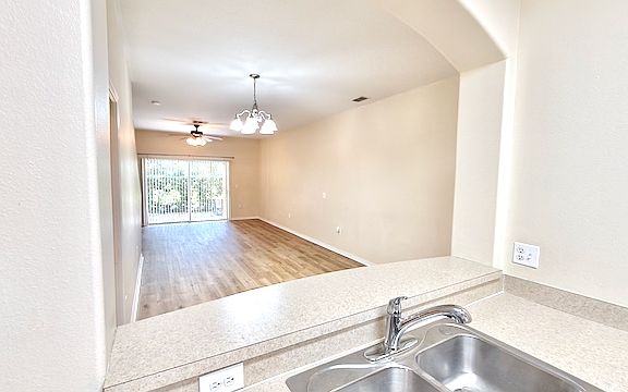5th image of 4213 Winding Vine Dr