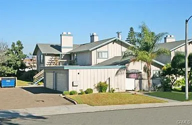 2 bed, 1.5 bath, 940 sqft, $2,700 — Photo 2