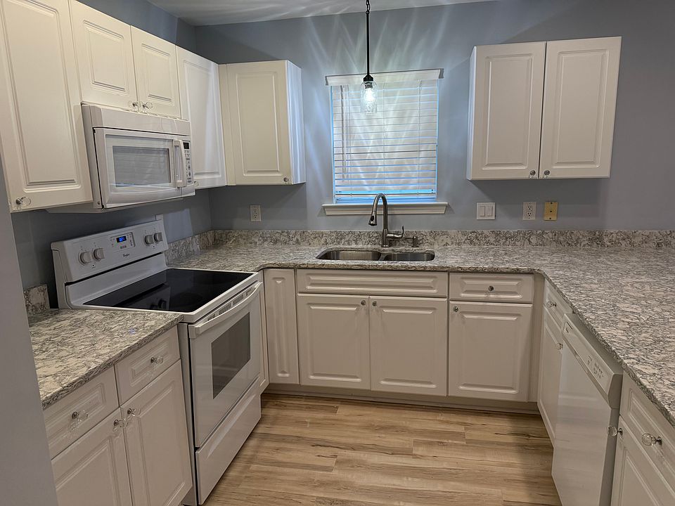 1st image of 2152 Kings Gate Ln