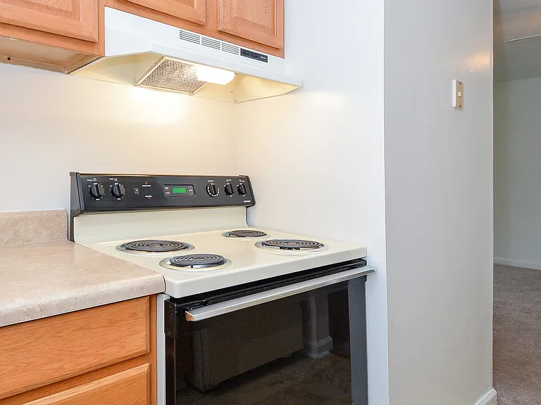 One Bedroom Updated Kitchen