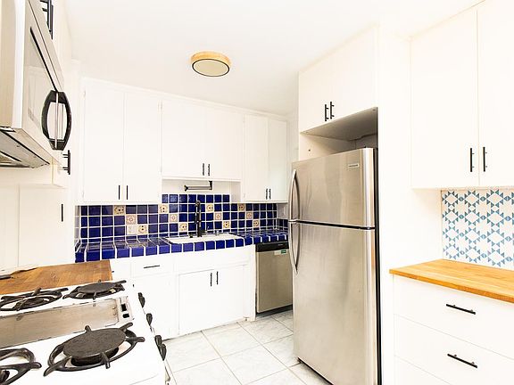2nd image of 4137 Wade St APT A