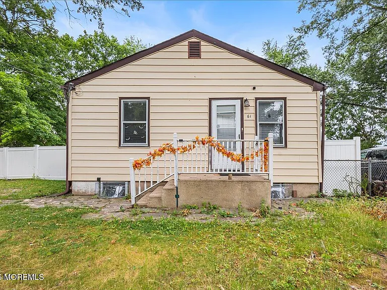 61 Cooney Ave — Photo 29
