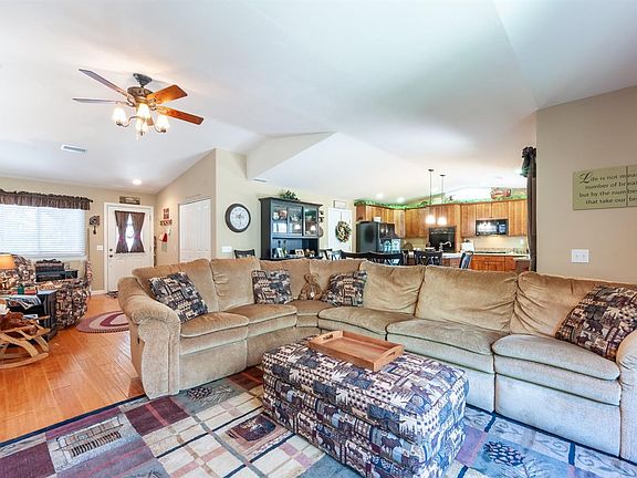 5th image of 24710 Valle Dr