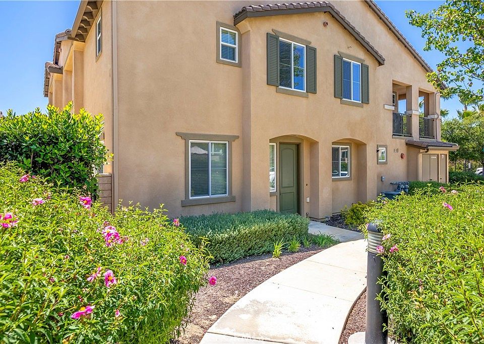 1st image of 43074 Avenida Abril #140