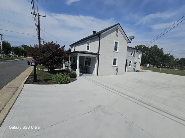 137 W 17th St, Front Royal, VA 22630