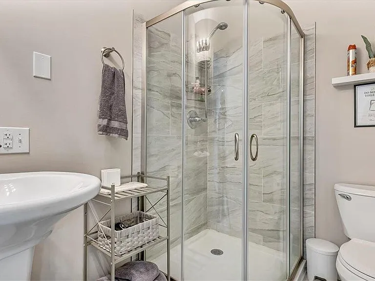 115 White Oak Ct — Photo 12