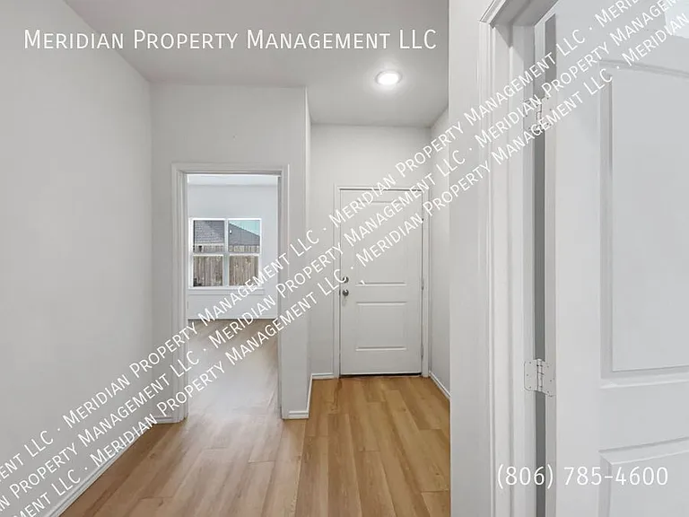 5506 Itasca St #B — Photo 13