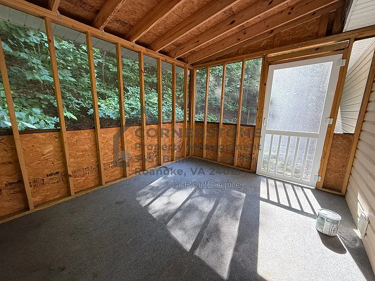 1662 McCauley Ave — Photo 17