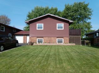 904 Carlisle Dr APT A, Rochelle, IL 61068