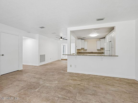 5th image of 2119 BOURGET Drive