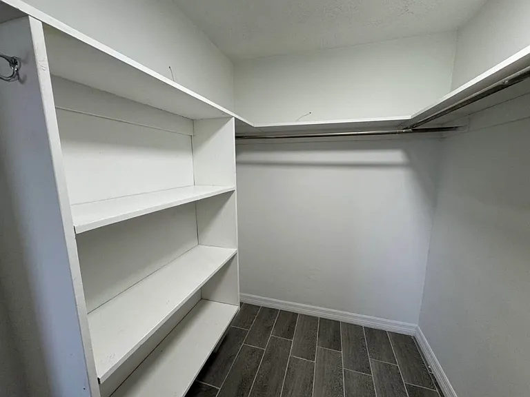 5636 Casino Dr — Photo 3