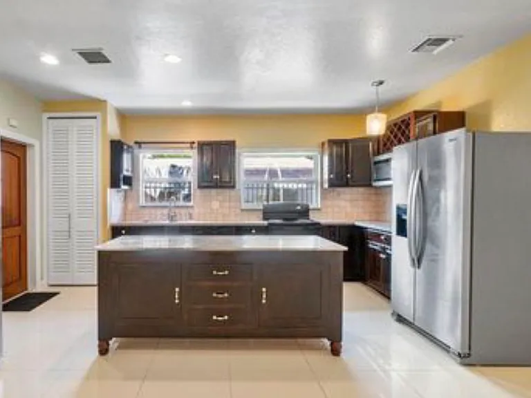 620 NW 6th Ave — Photo 15