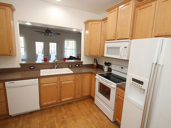 5th image of 3059 Waterbury Ave SE