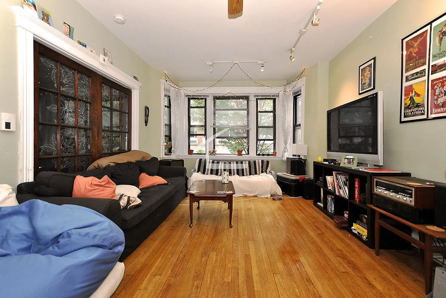 5 bed, 1800 sqft, $7,650 — Photo 2