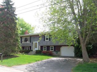 79 Mohawk Dr, Portsmouth, RI 02871