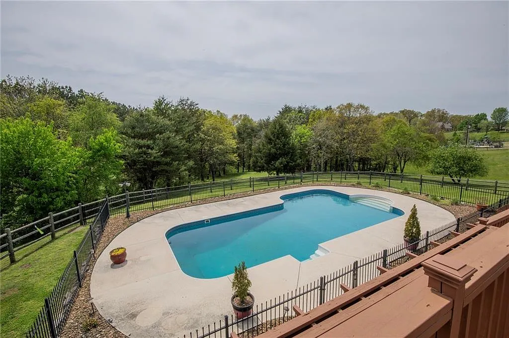 Building Photo - 14198 Rolling Hills Dr